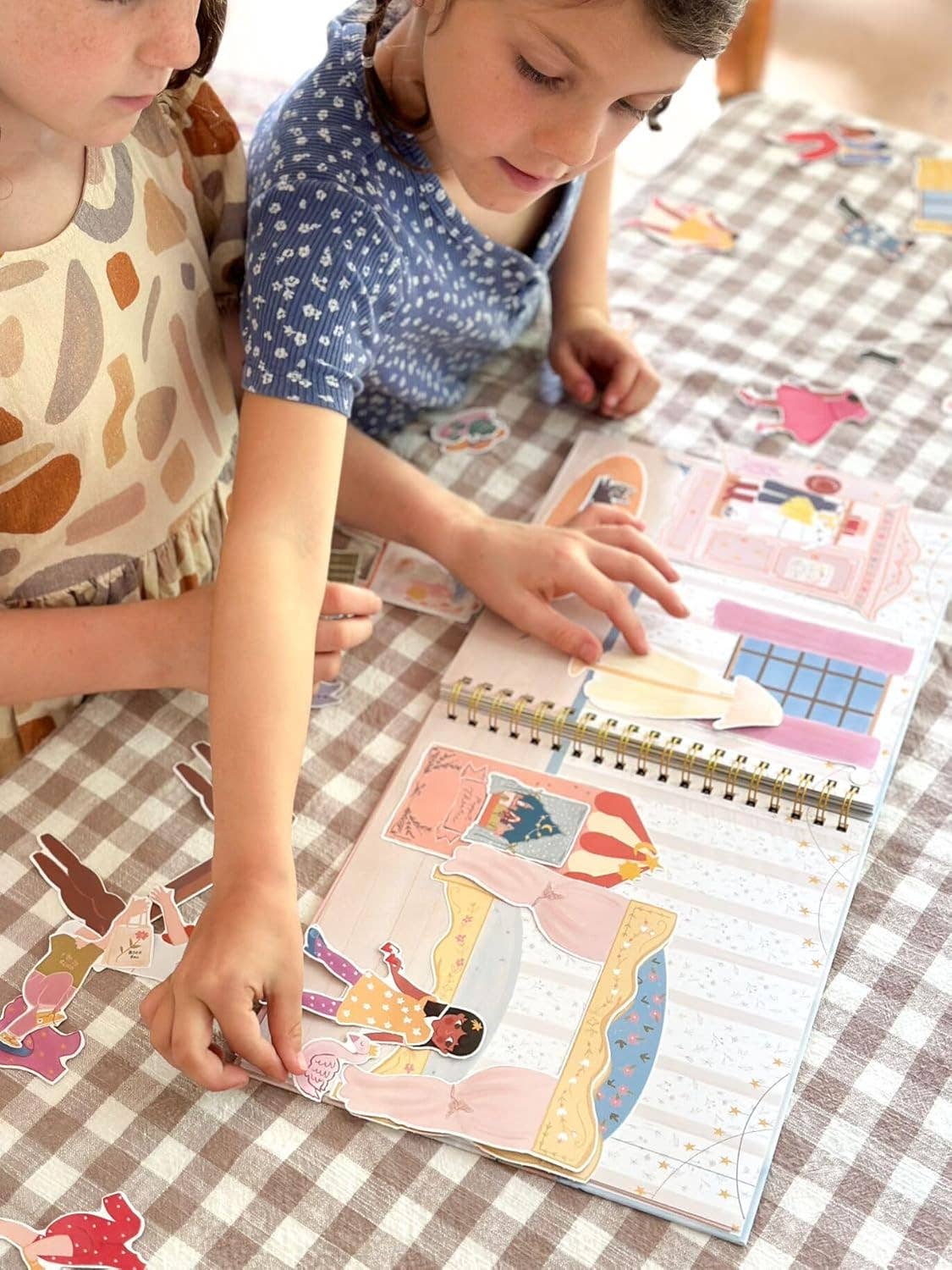 Paper Doll Play: Magical Paper Dolls Book