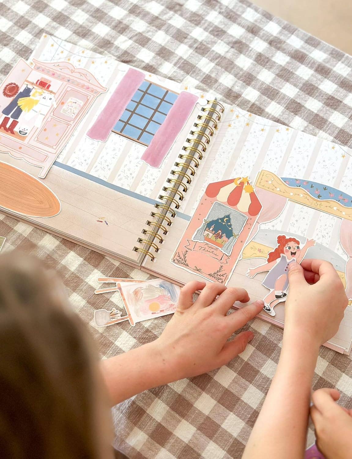 Paper Doll Play: Magical Paper Dolls Book