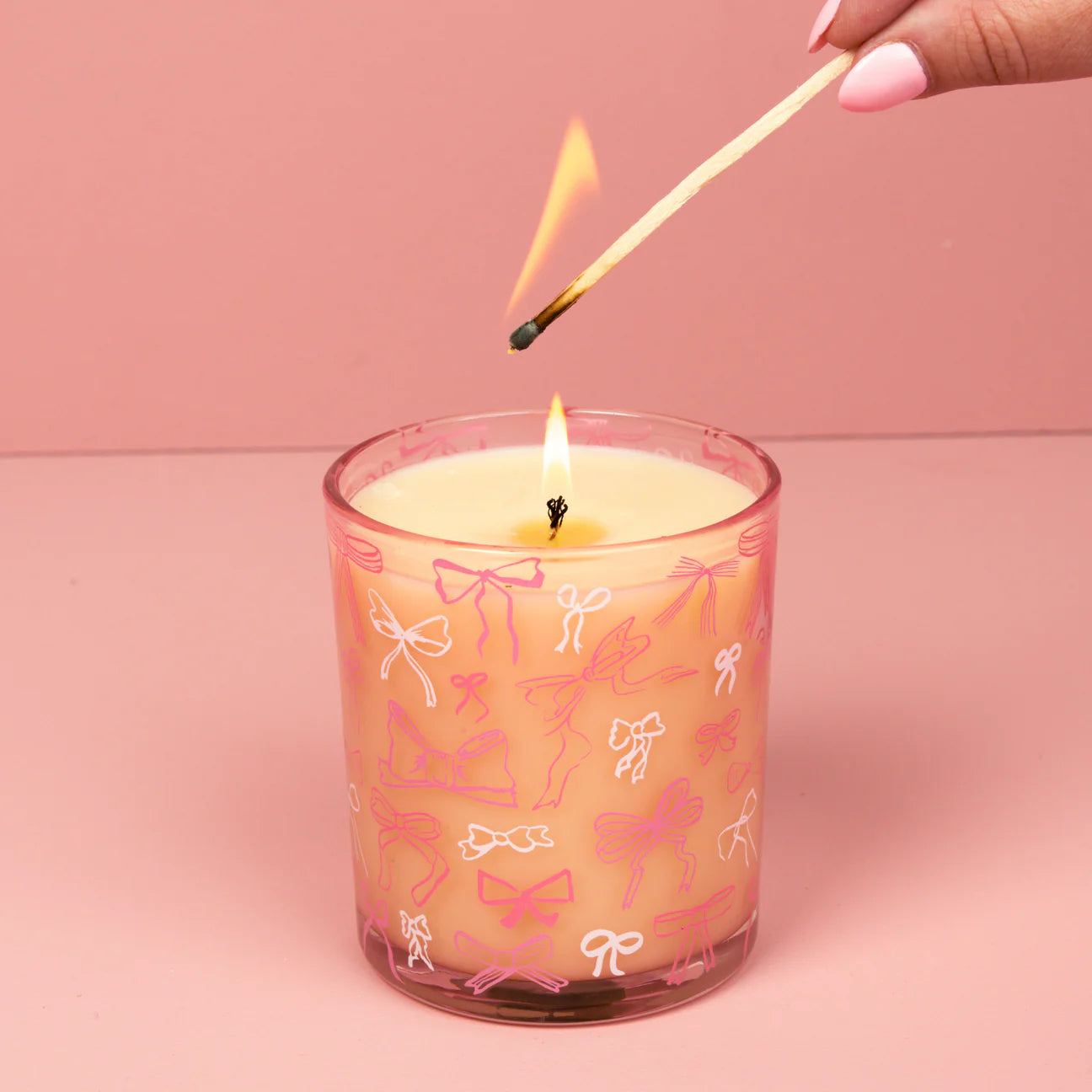 Bridgewater Bow Candle