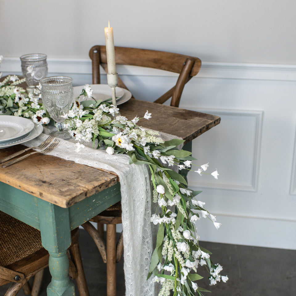 5' White Daisy & Cream Heather Garland