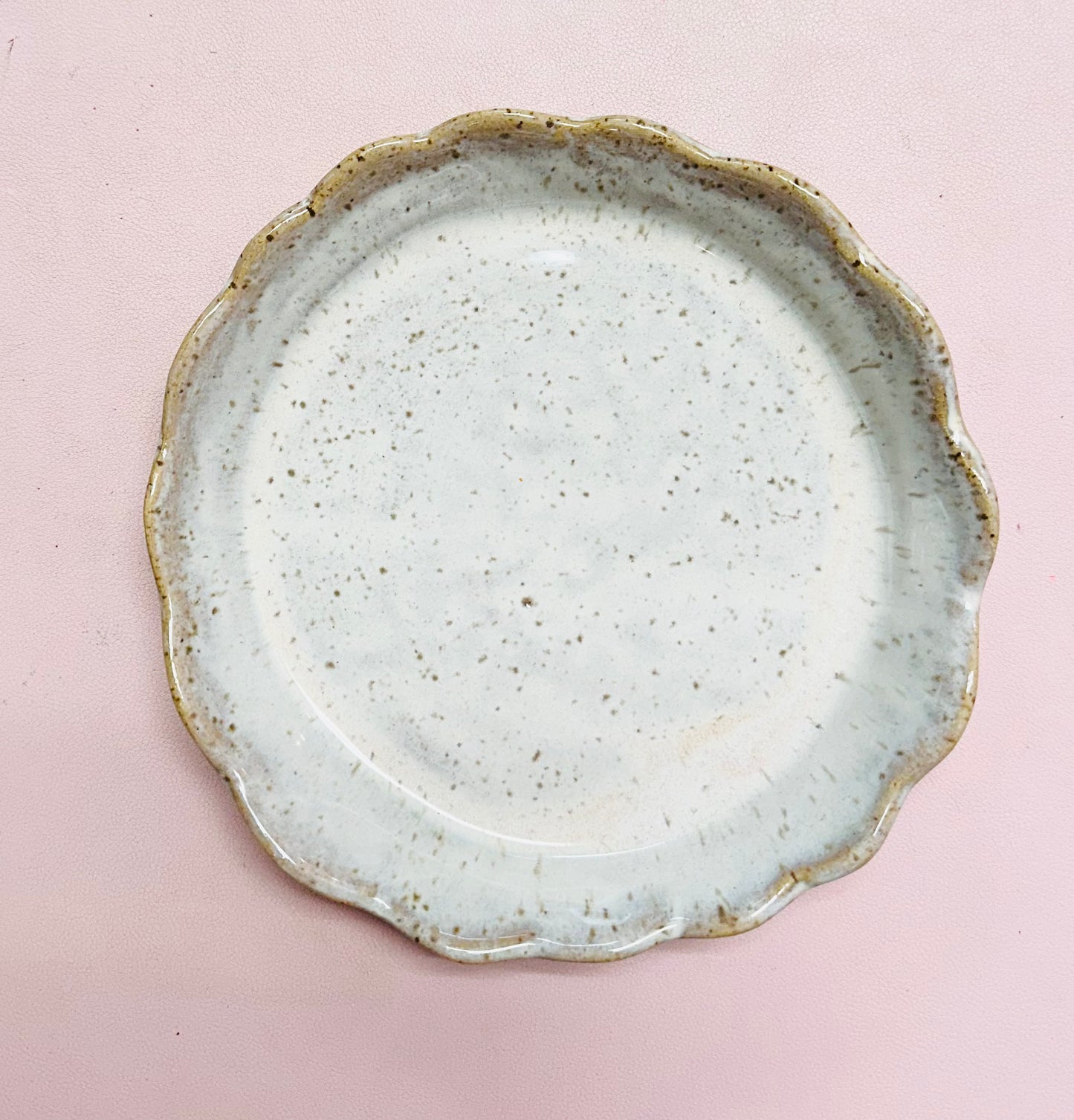 Chantilly Ruffled Round Tray