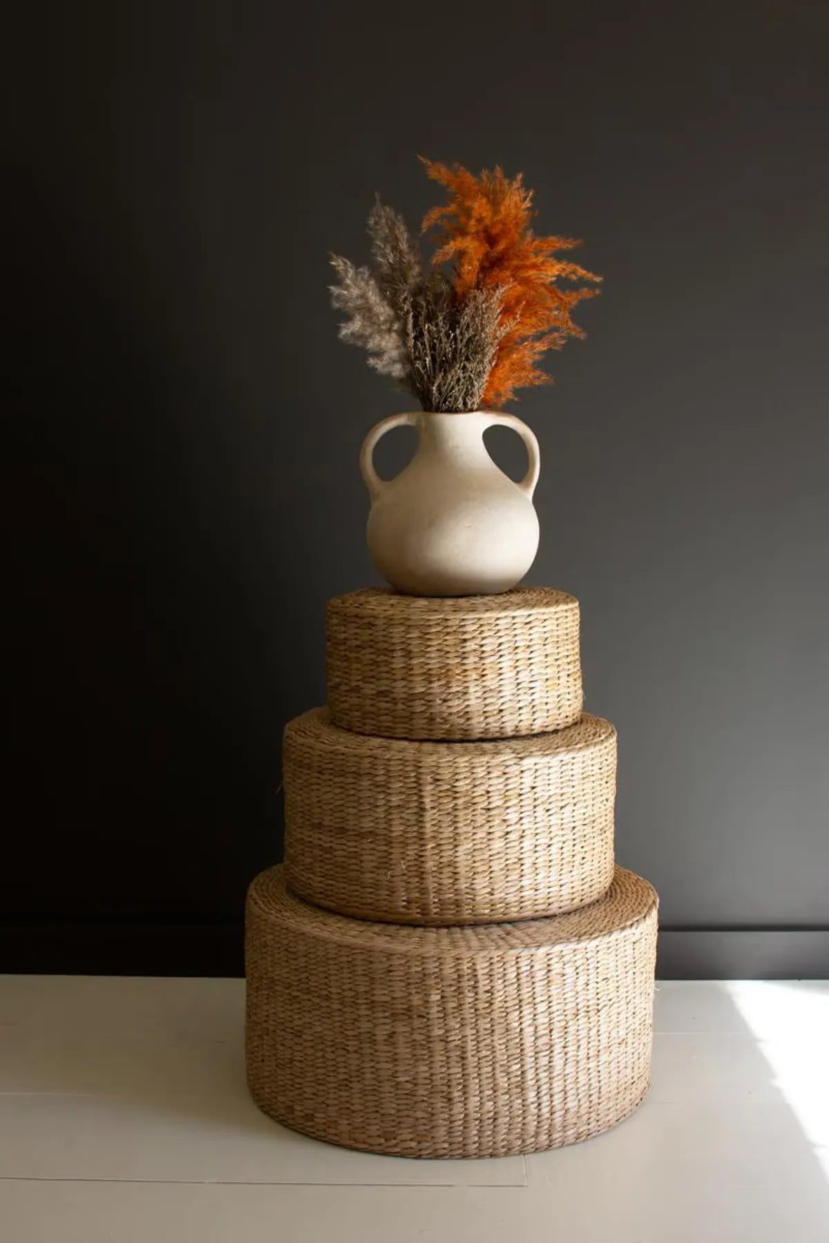 Round Seagrass Riser