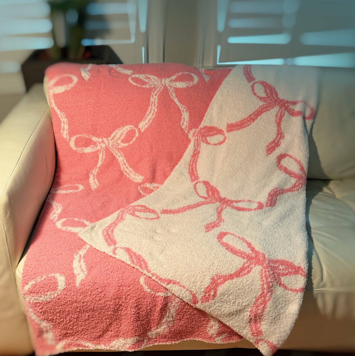 Scalloped Bow Cozy Blanket