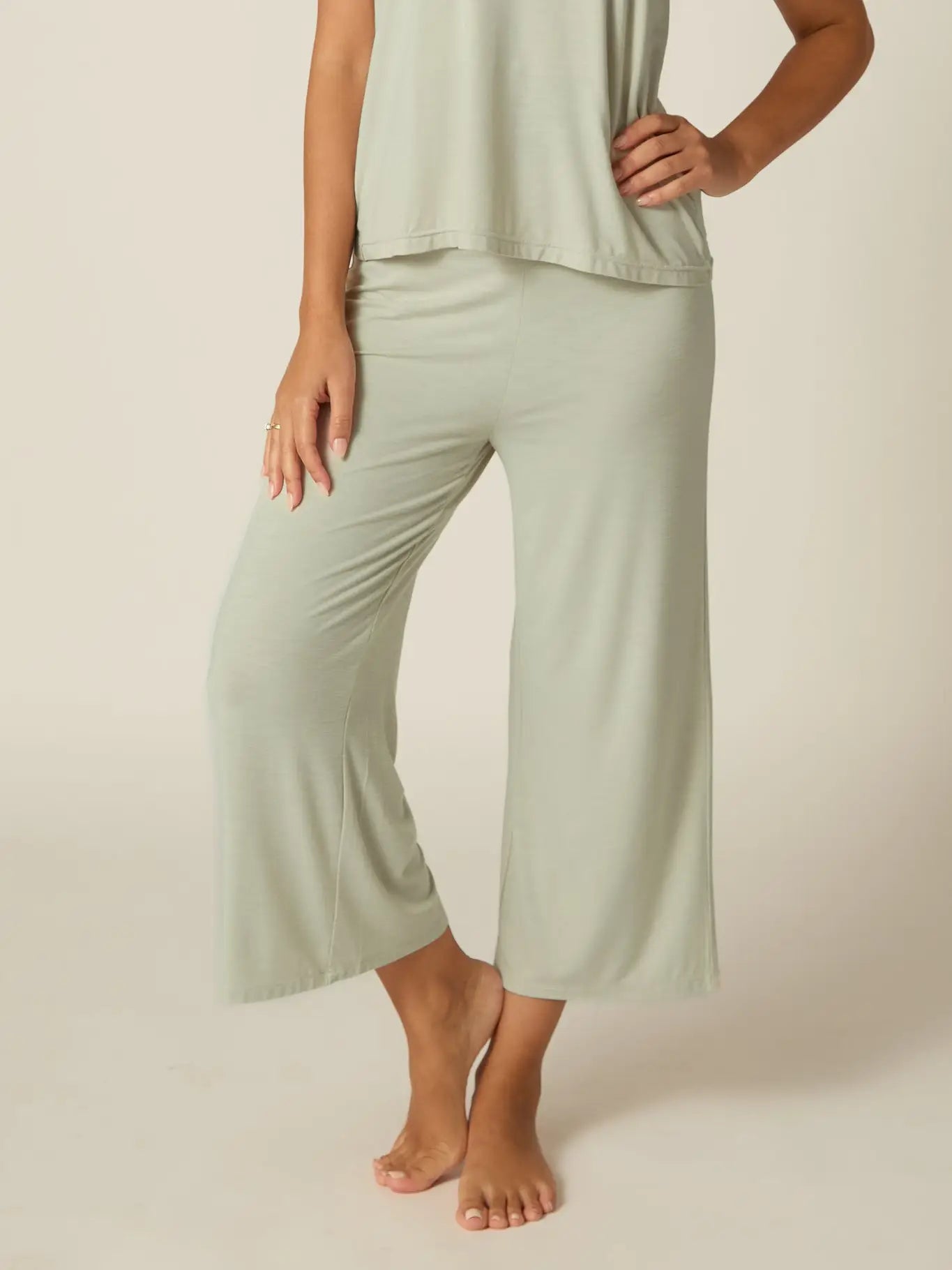 Wide-Leg Capri Pant