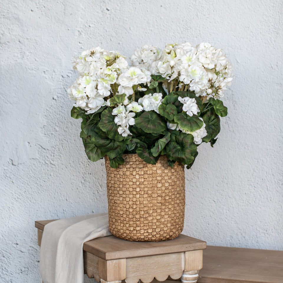 19.5" White Geranium Bush