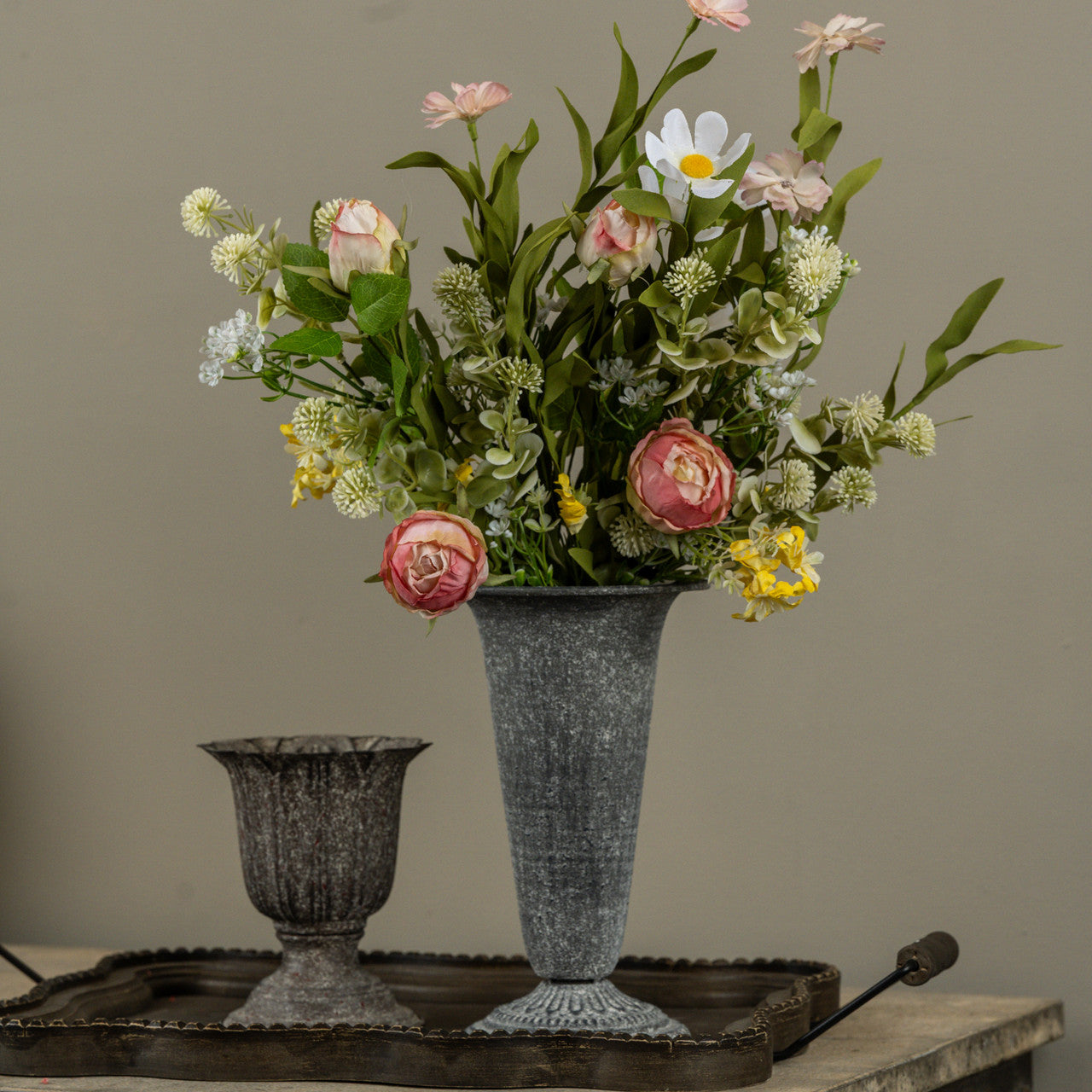 20" Multi-Color Spring Spray