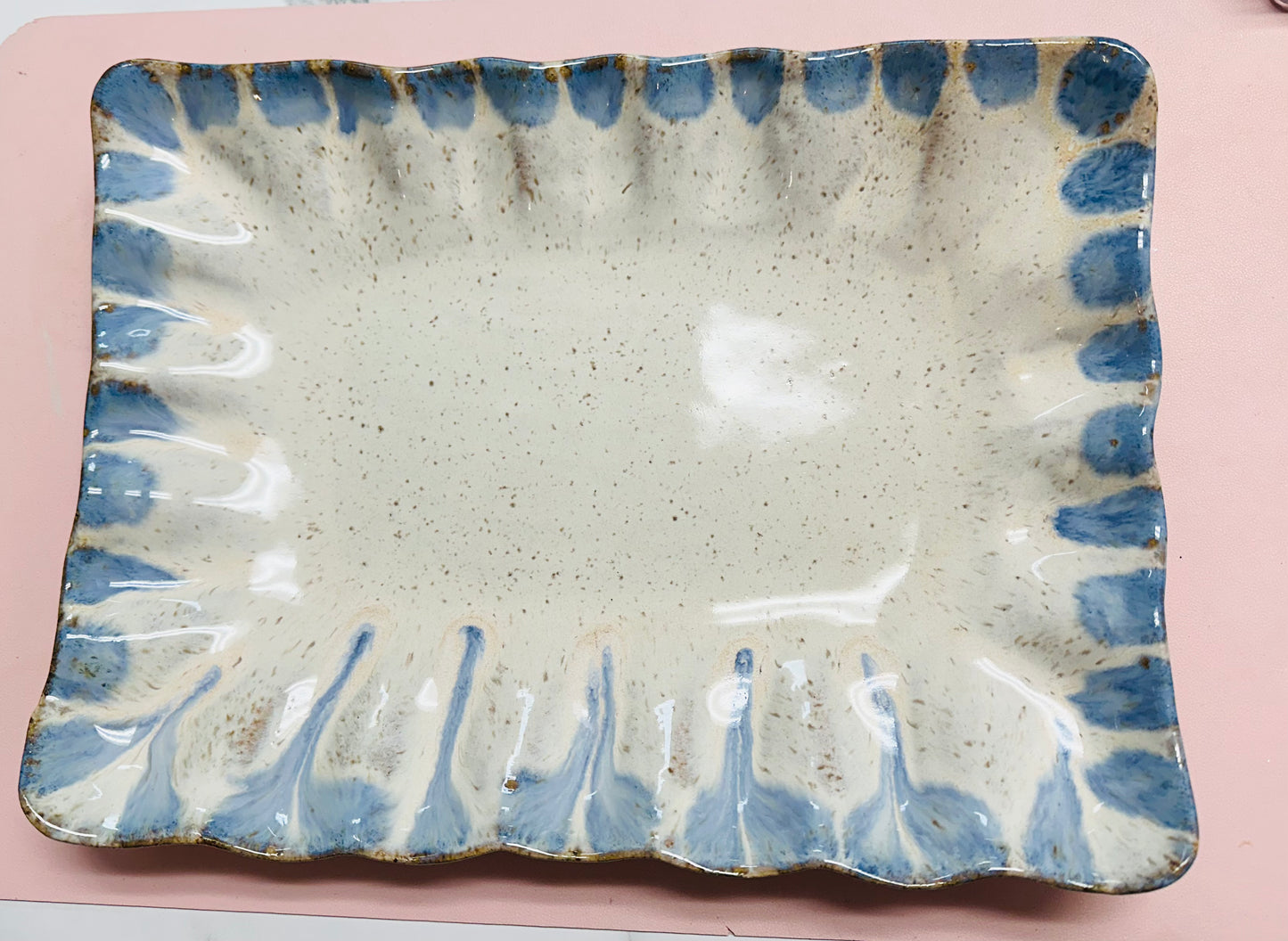 Fluttered Rectangle Tray