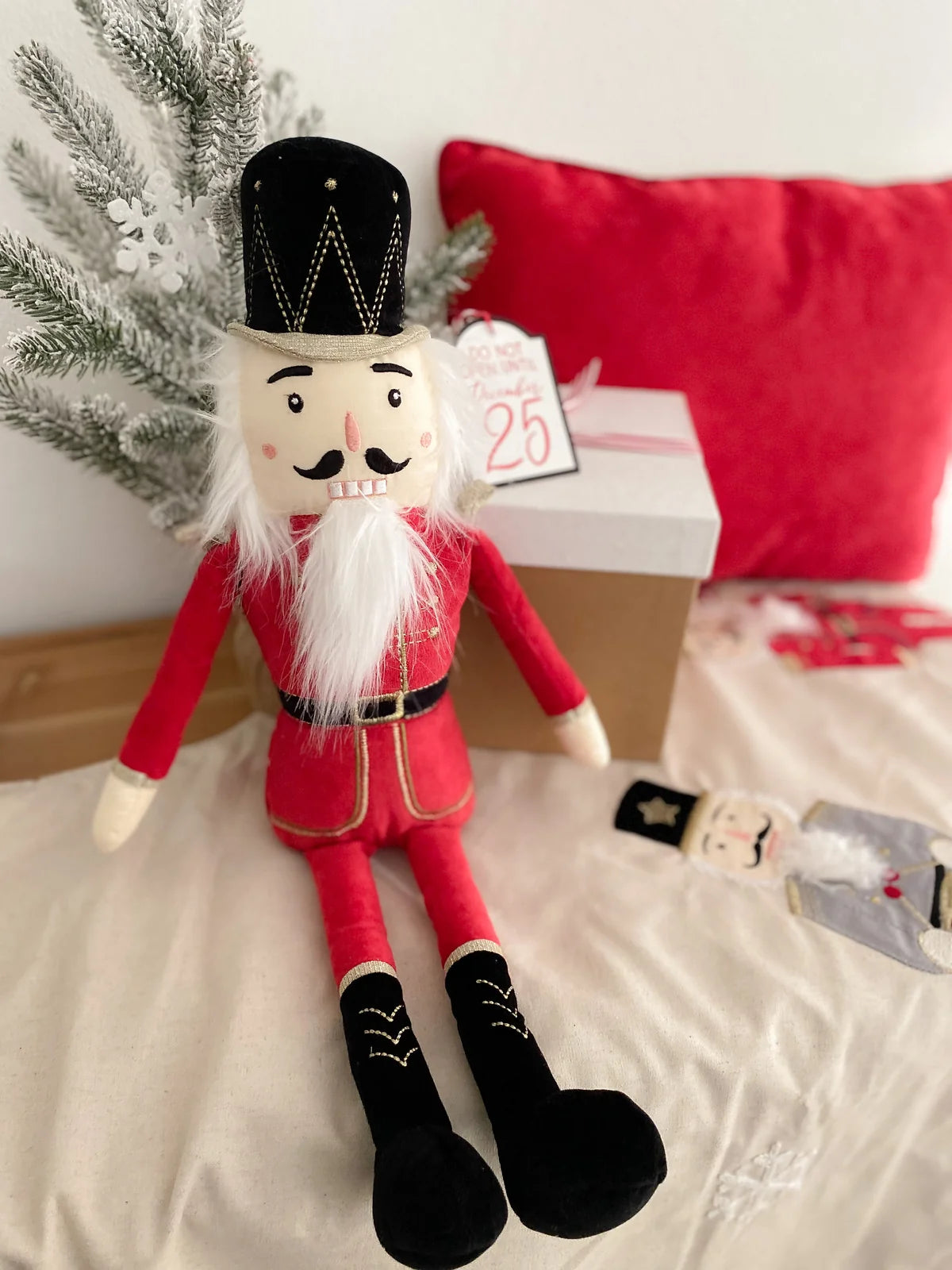 Nutcracker Shelf Sitter