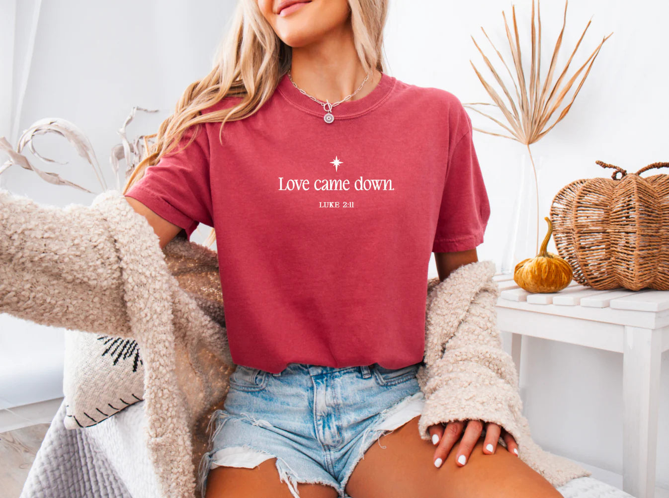 "Love Came Down. Luke 2:11" Tee