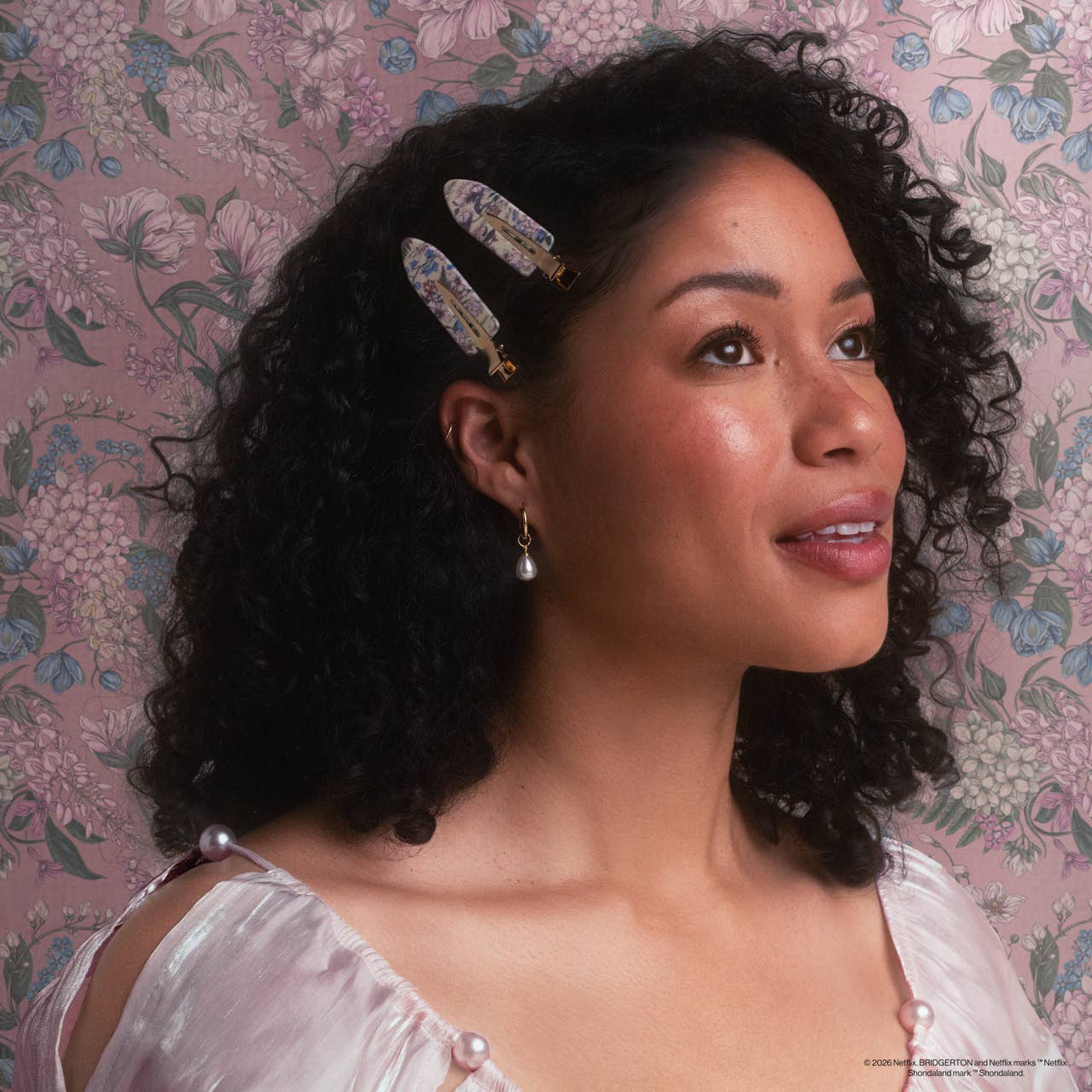 Bridgerton Creaseless Clips in Toile in Bloom